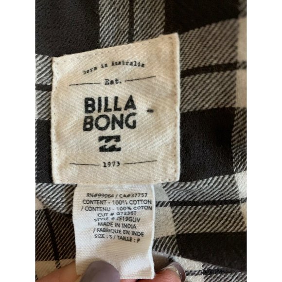 Billabong Open Front Plaid Flannel Black White Fringed Shawl Jacket Shirt - Picture 5 of 6